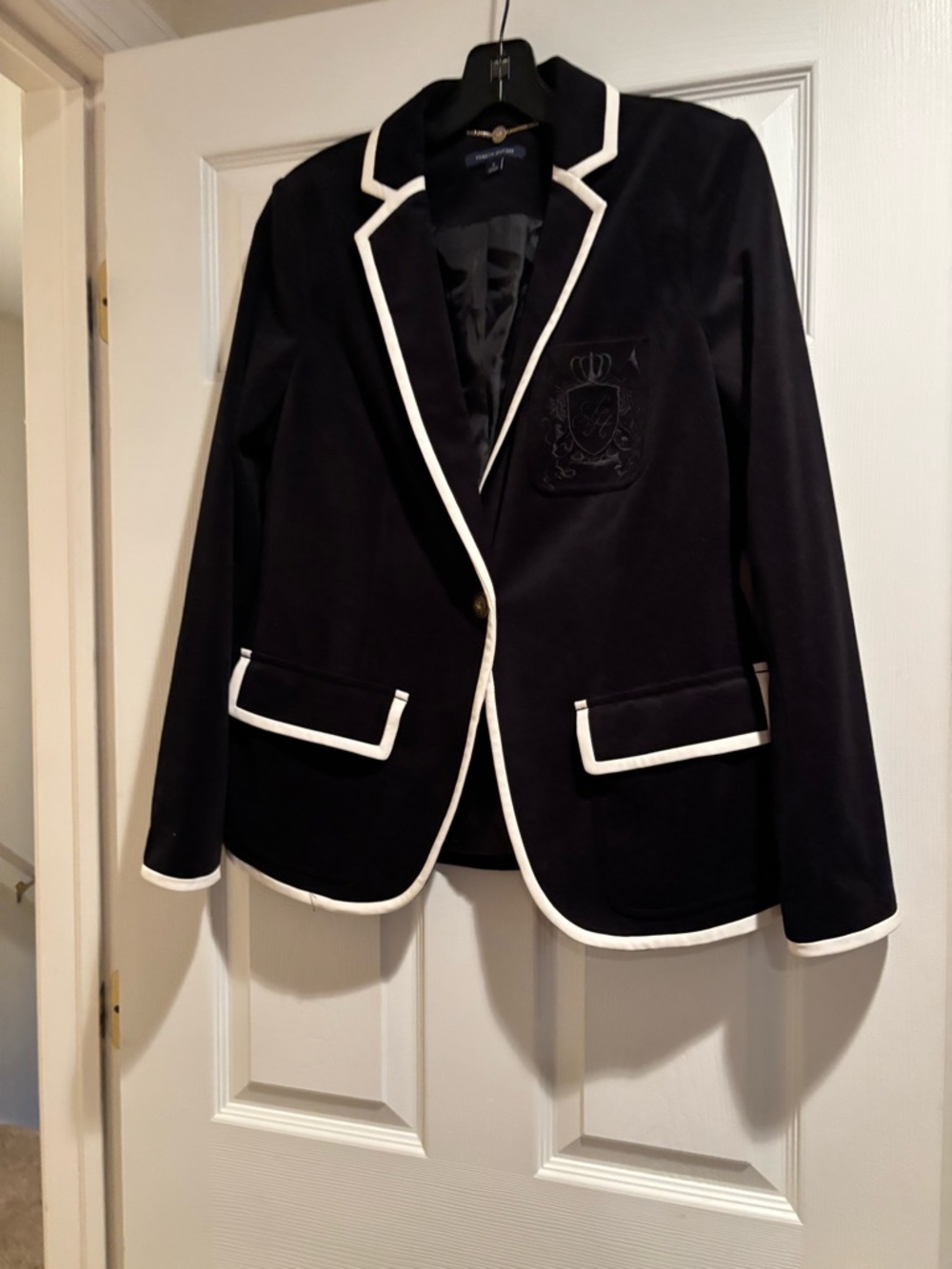 T.Hilfiger Velvet Jacket with White Piping